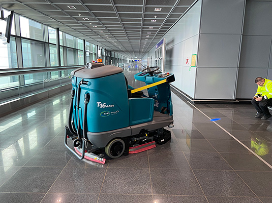 Scheuersaugroboter T16AMR Flughafenreinigung
