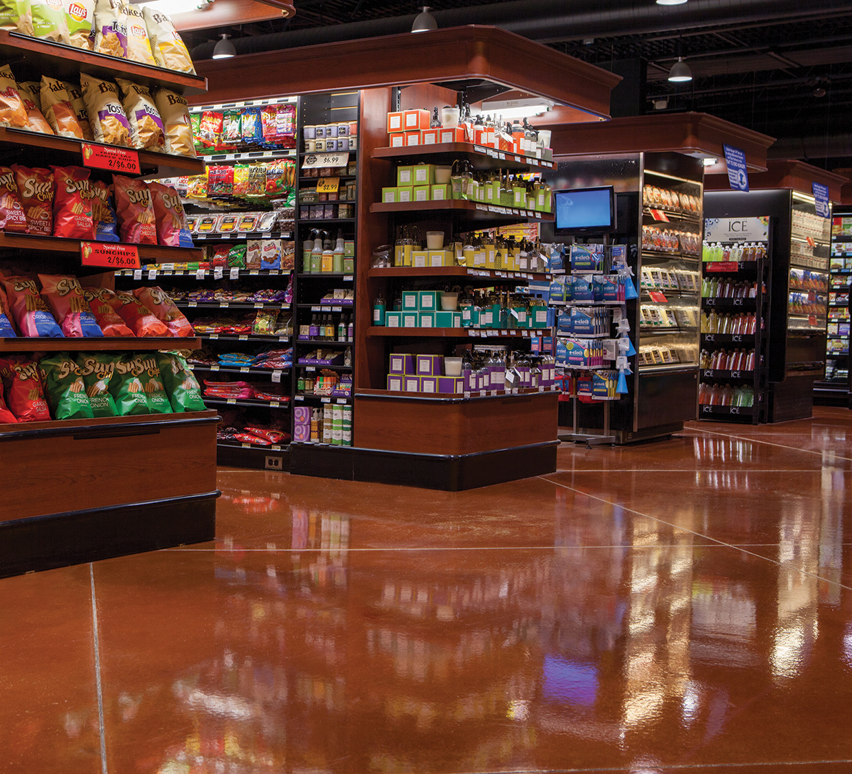 High-End Grocery Store End Cap - Polished Concrete Floor