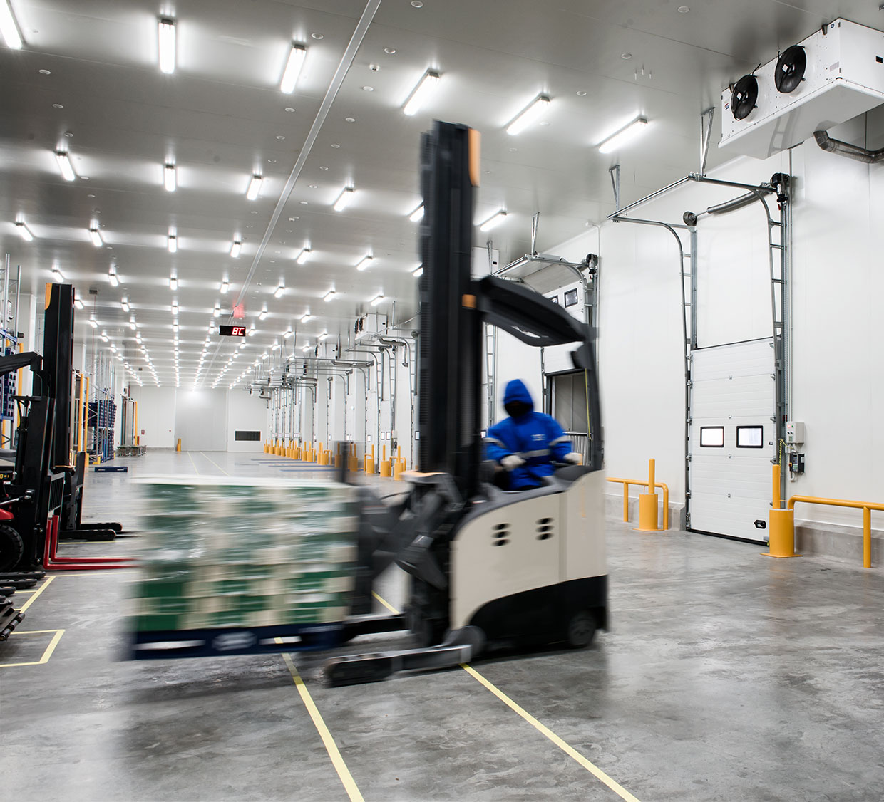 Tips for retaining distribution center employees