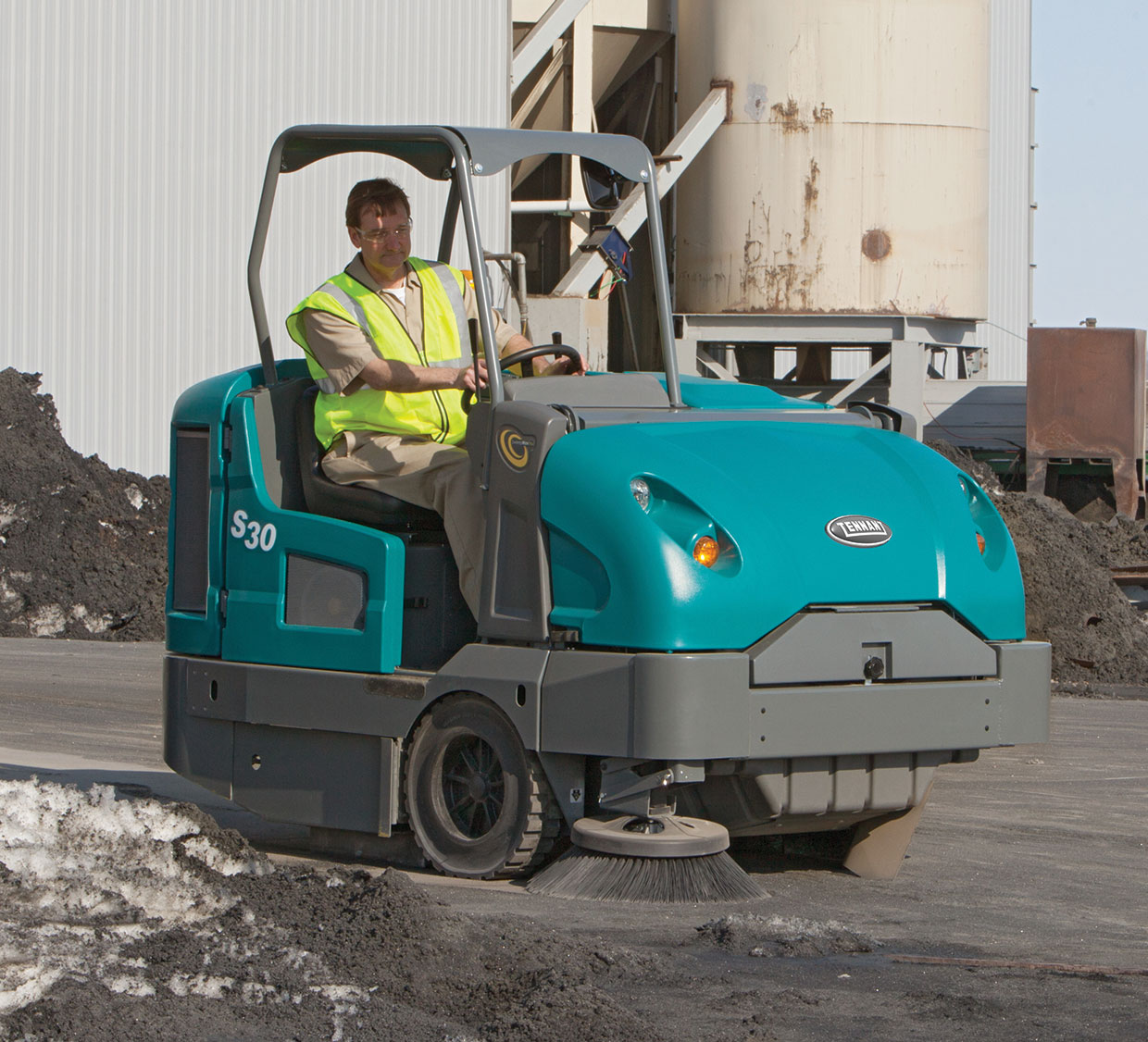 Choose the right sweeper brush for your application