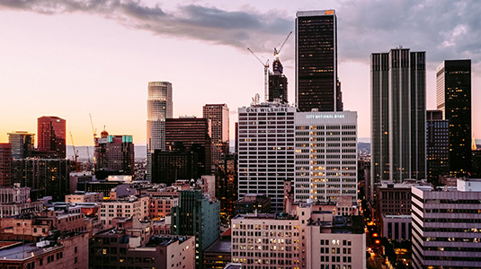 Profil d’immeubles de bureaux dans la ville 