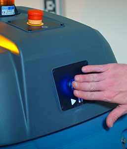 Le panneau de commandes de la Tennant T7AMR permet la fonctionnalité d’écran tactile