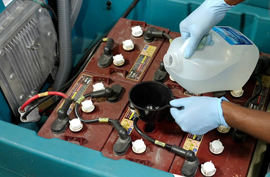 鉛酸バッテリーの給水のヒント